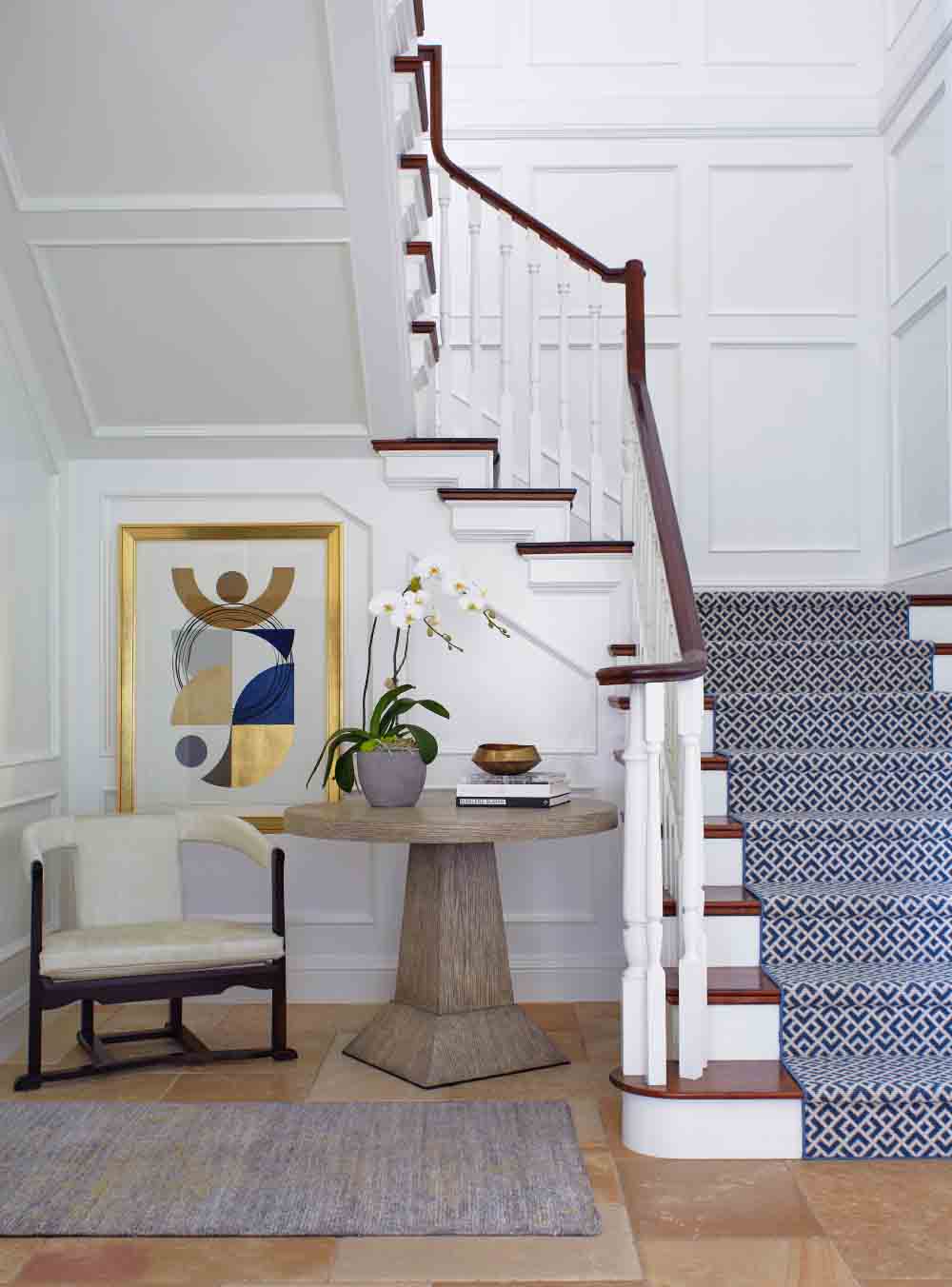 002_staircase_foyer_056a